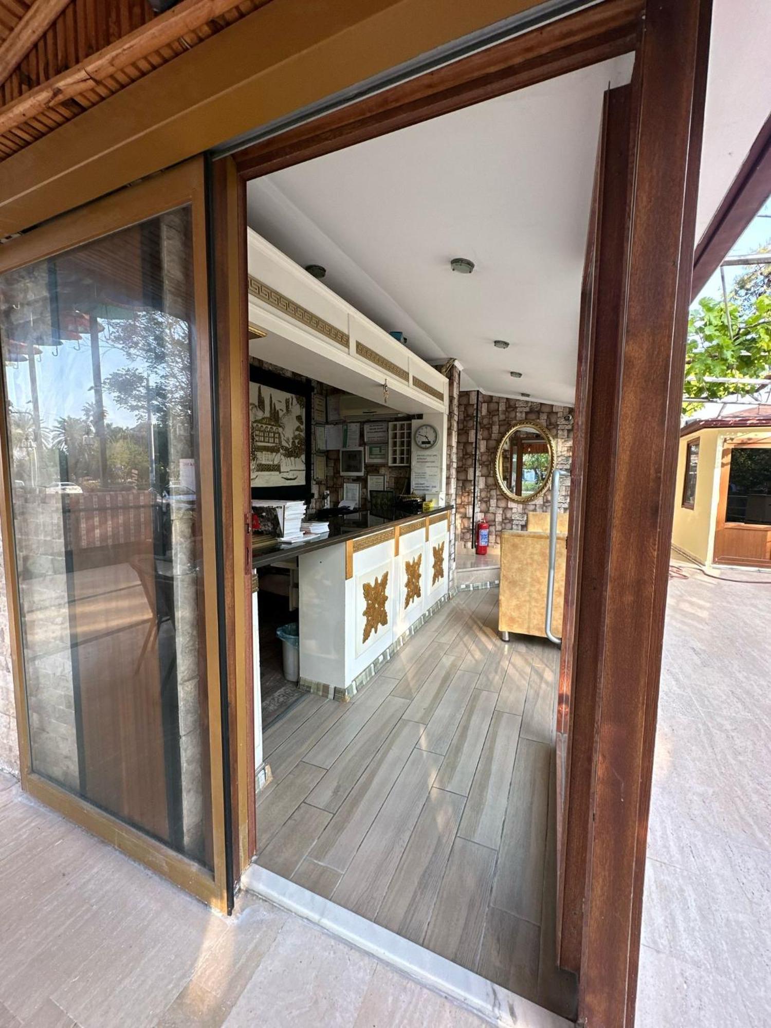 Barby Butik Otel ケメル エクステリア 写真